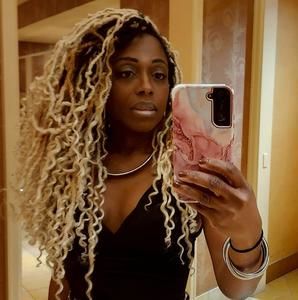 Meet your Posher, Candy